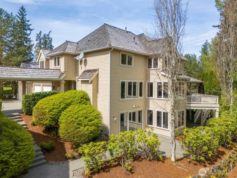 Property photo for 818 Windsor Drive Se, Sammamish photo 36