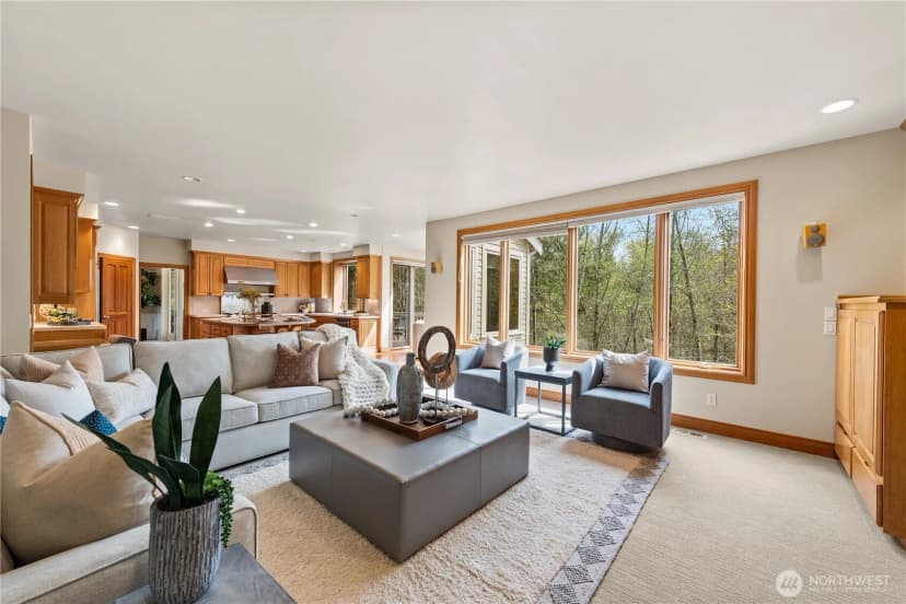 Property photo for 818 Windsor Drive Se, Sammamish photo 12