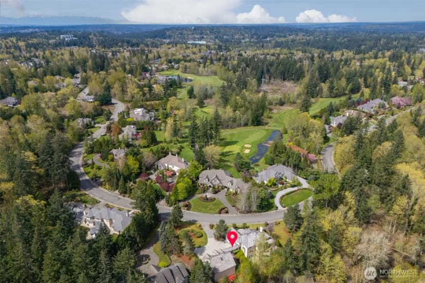 Property photo for 818 Windsor Drive Se, Sammamish photo 4