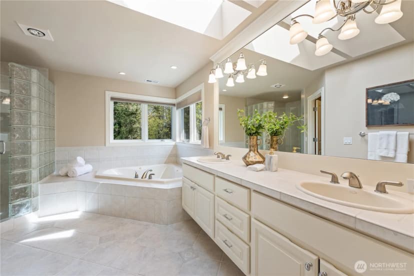 Property photo for 818 Windsor Drive Se, Sammamish photo 22