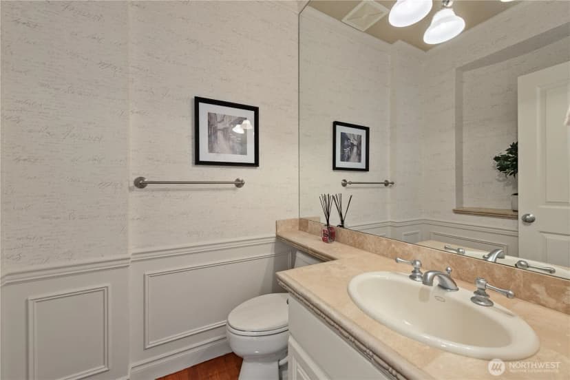 Property photo for 818 Windsor Drive Se, Sammamish photo 18