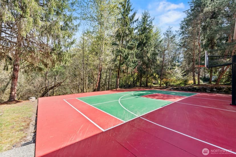 Property photo for 818 Windsor Drive Se, Sammamish photo 37