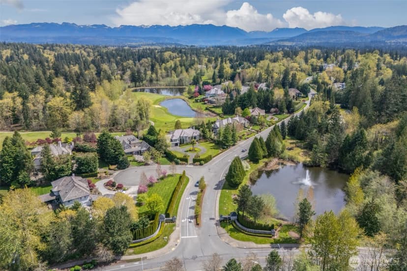 Property photo for 818 Windsor Drive Se, Sammamish photo 5