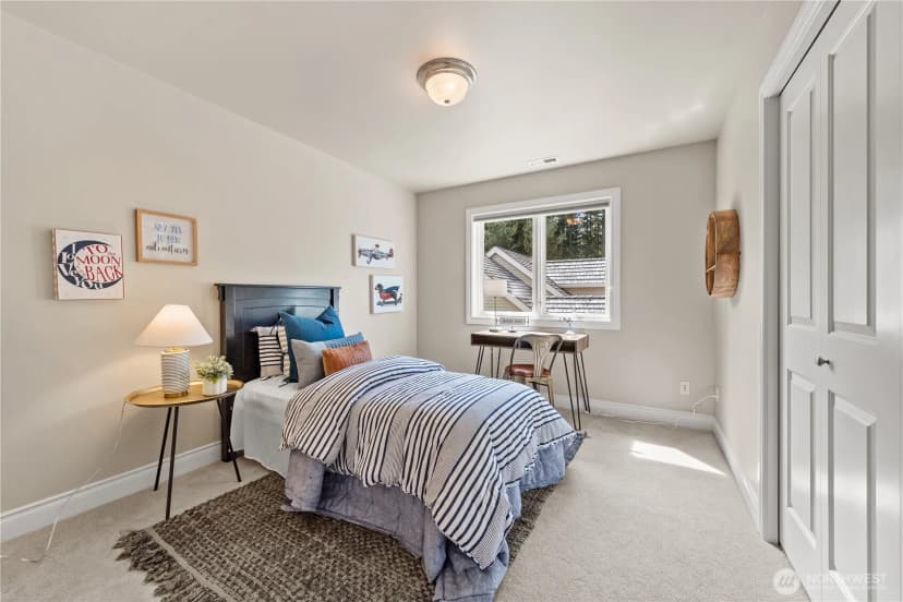 Property photo for 818 Windsor Drive Se, Sammamish photo 28