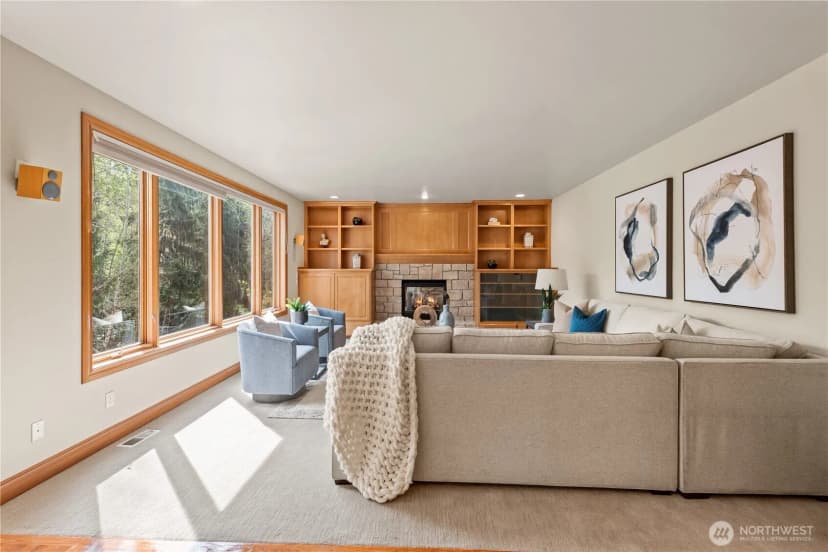 Property photo for 818 Windsor Drive Se, Sammamish photo 13