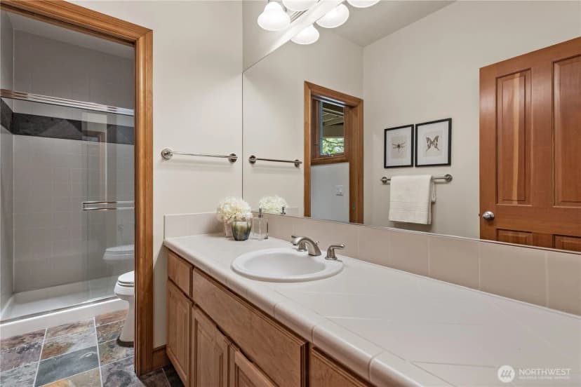 Property photo for 818 Windsor Drive Se, Sammamish photo 33