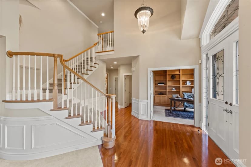 Property photo for 818 Windsor Drive Se, Sammamish photo 8