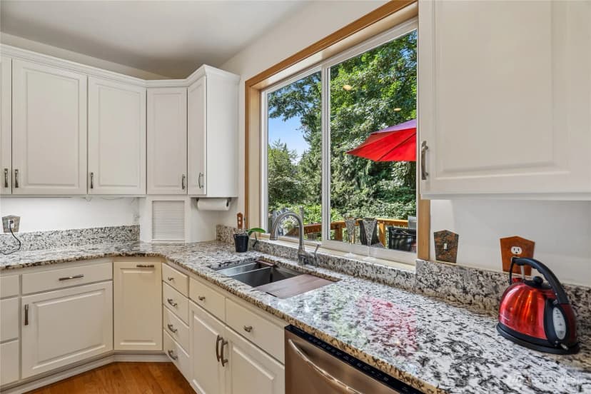 Property photo for 2331 Olympia Avenue Ne, Renton photo 14