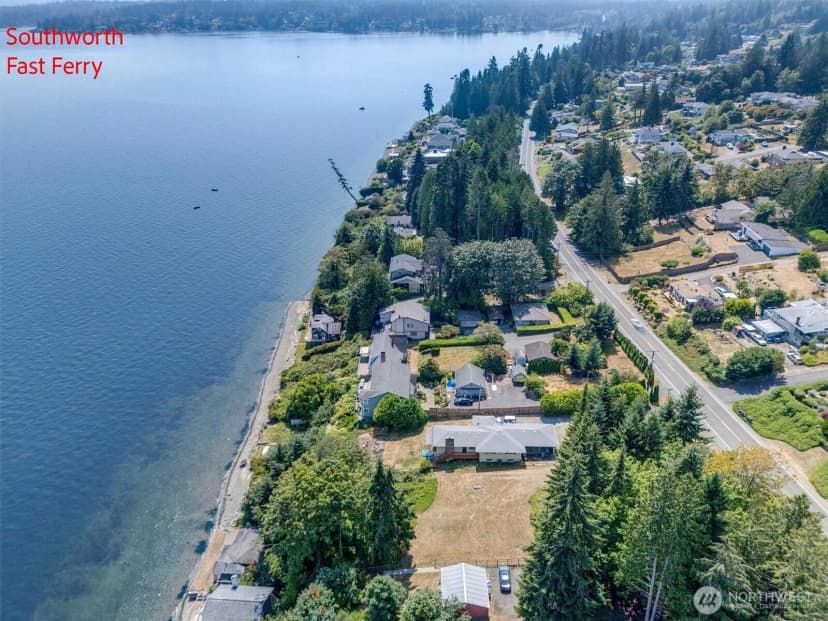 Property photo for 1239 Colchester Drive E, Port Orchard photo 32
