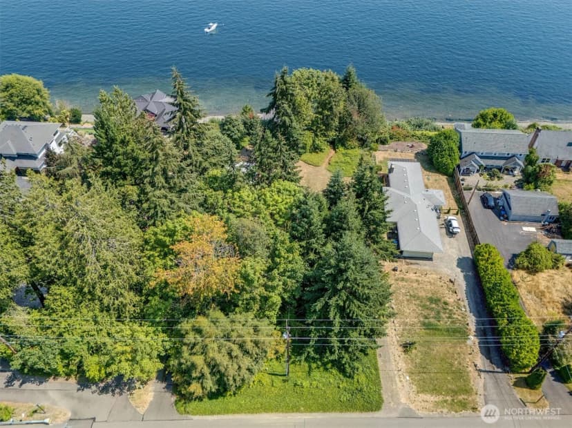 Property photo for 1239 Colchester Drive E, Port Orchard photo 25