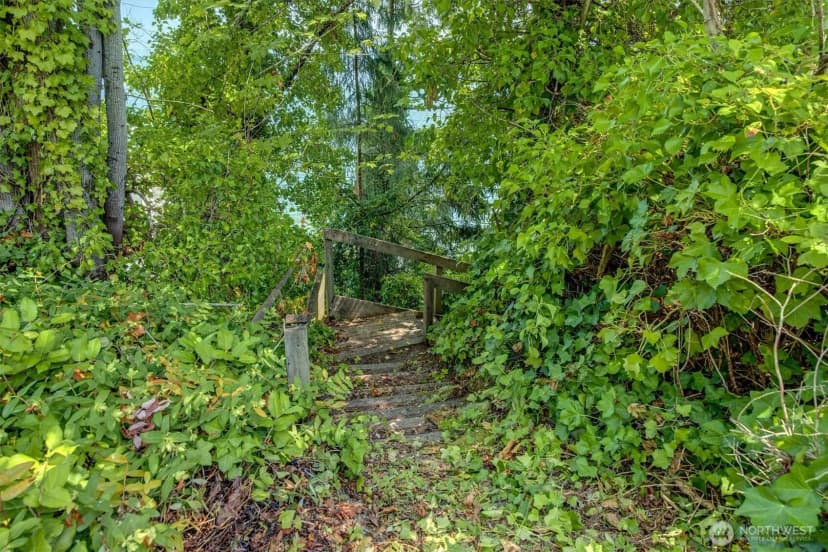 Property photo for 1239 Colchester Drive E, Port Orchard photo 18