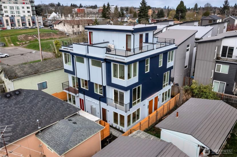 Property photo for 4404 S Othello Street #c, Seattle
