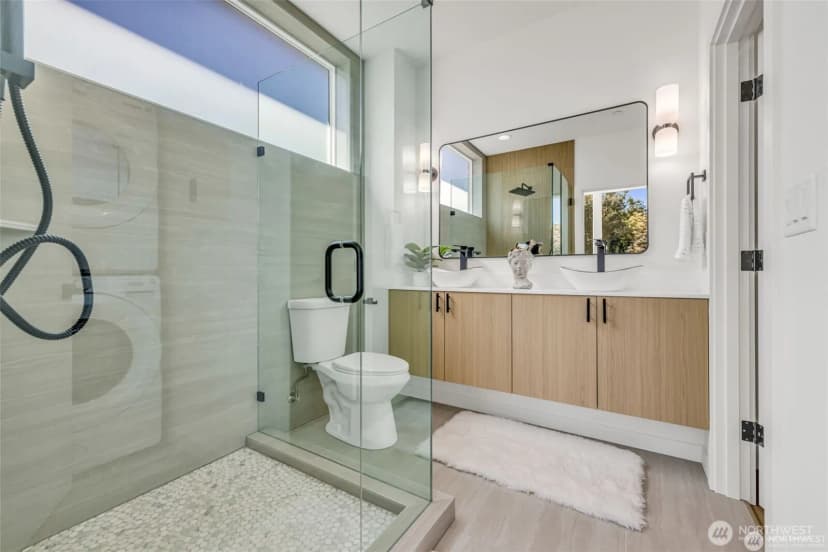 Property photo for 4404 S Othello Street #c, Seattle photo 8