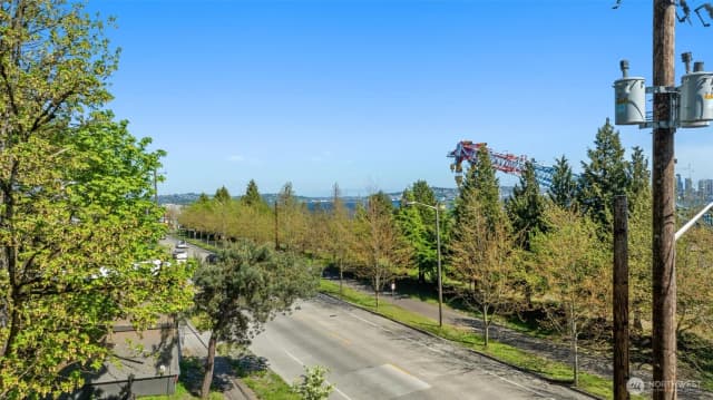 Property photo for 23 Xx Harbor Avenue Sw, Seattle photo 3