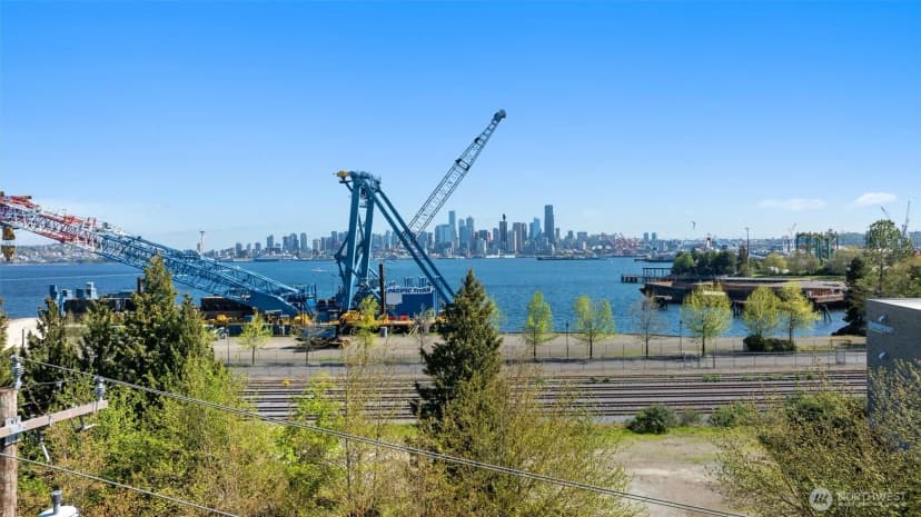 Property photo for 23 Xx Harbor Avenue Sw, Seattle photo 6