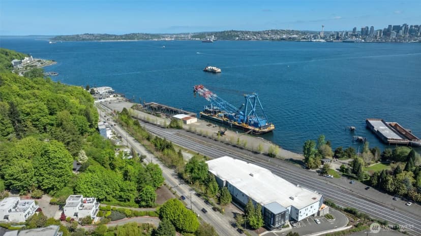 Property photo for 23 Xx Harbor Avenue Sw, Seattle photo 11