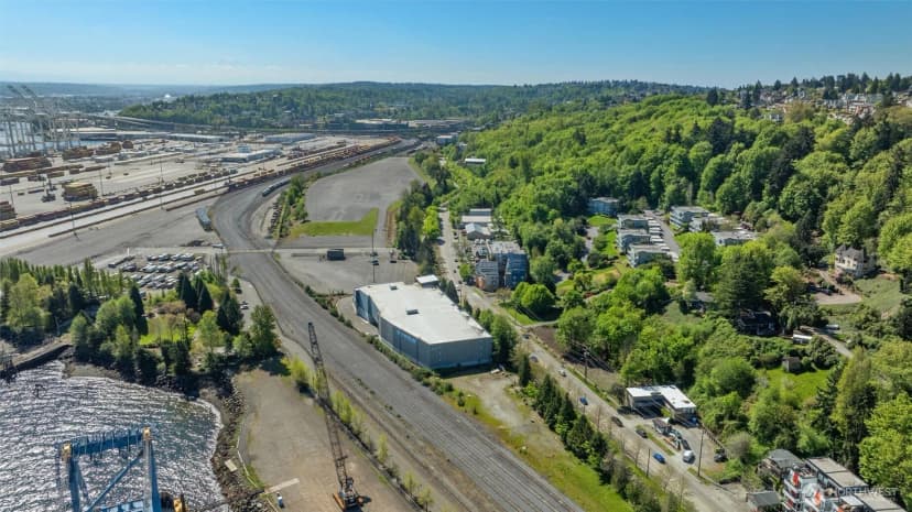 Property photo for 23 Xx Harbor Avenue Sw, Seattle photo 9