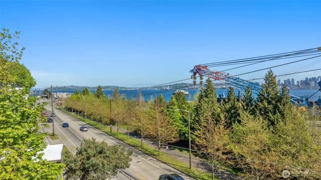 Property photo for 23 Xx Harbor Avenue Sw, Seattle photo 4