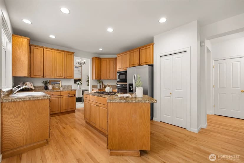 Property photo for 17617 31st Drive Se, Bothell photo 10