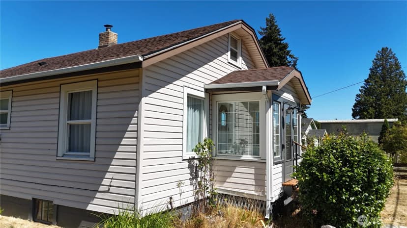 Property photo for 215 W Motor Avenue, Port Angeles photo 4
