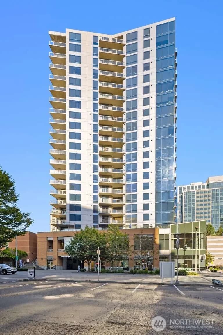 Property photo for 10610 Ne 9th Place #903, Bellevue photo 29