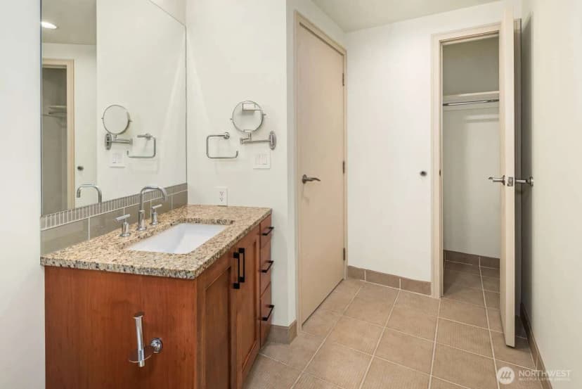 Property photo for 10610 Ne 9th Place #903, Bellevue photo 14
