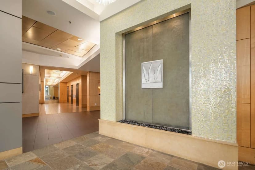 Property photo for 10610 Ne 9th Place #903, Bellevue photo 27