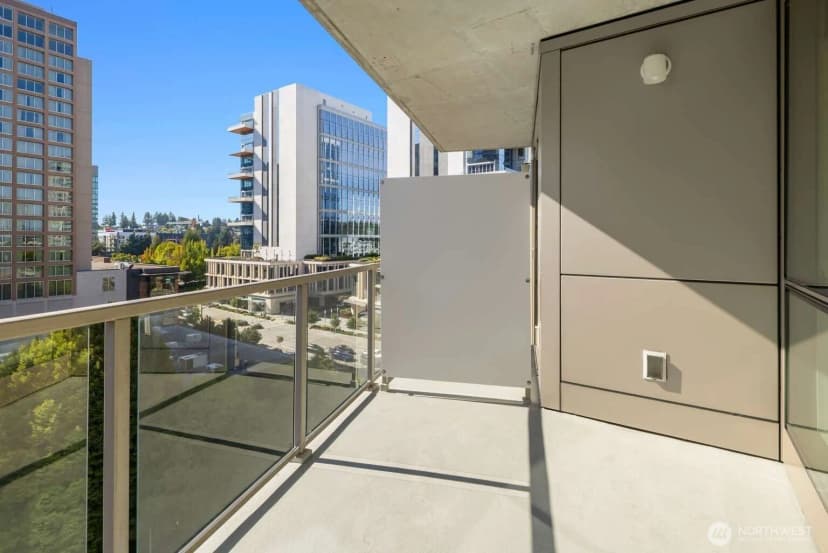 Property photo for 10610 Ne 9th Place #903, Bellevue photo 16