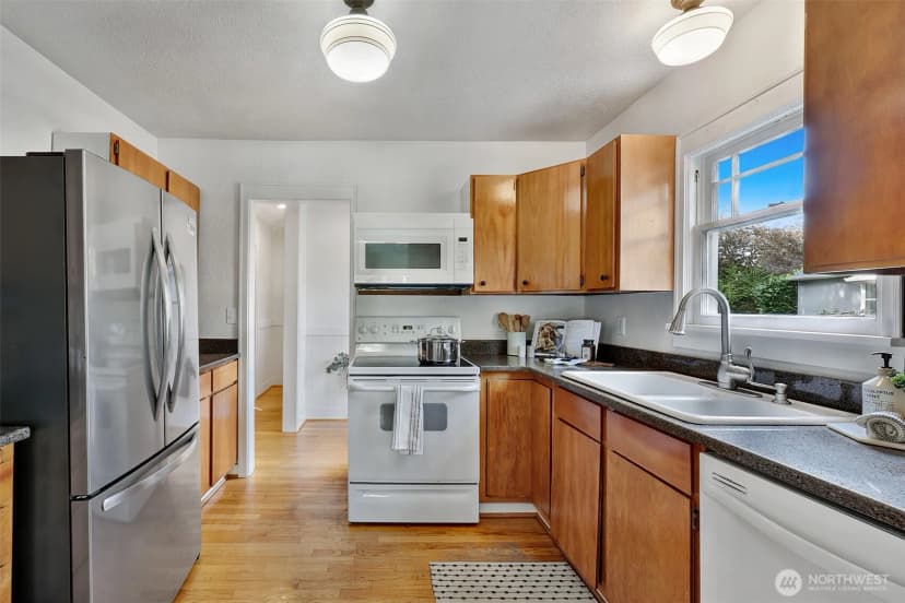 Property photo for 9207 47th Avenue Sw, Seattle photo 9