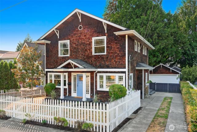 Property photo for 9207 47th Avenue Sw, Seattle, WA 98136
