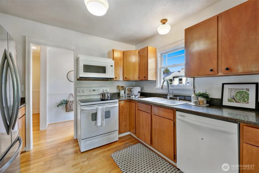 Property photo for 9207 47th Avenue Sw, Seattle photo 8