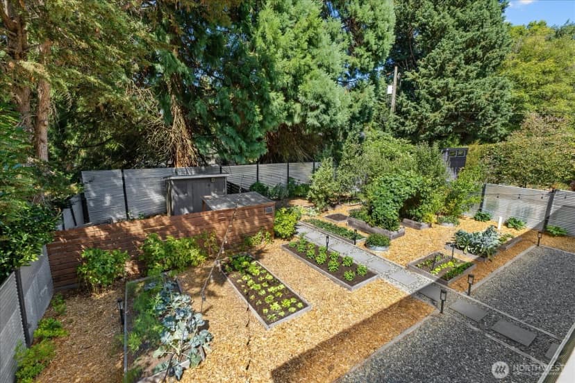 Property photo for 2752 Ne 103rd Street, Seattle photo 10