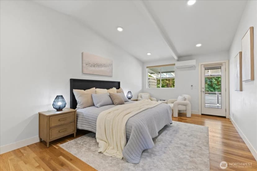 Property photo for 2752 Ne 103rd Street, Seattle photo 12