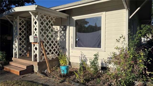 Property photo for 2422 Kulshan Street, Bellingham photo 2