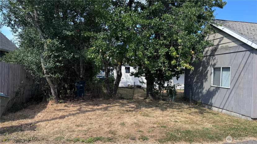 Property photo for 2422 Kulshan Street, Bellingham photo 13