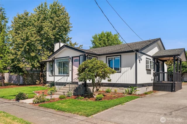 Property photo for 1747 Harding Street, Enumclaw
