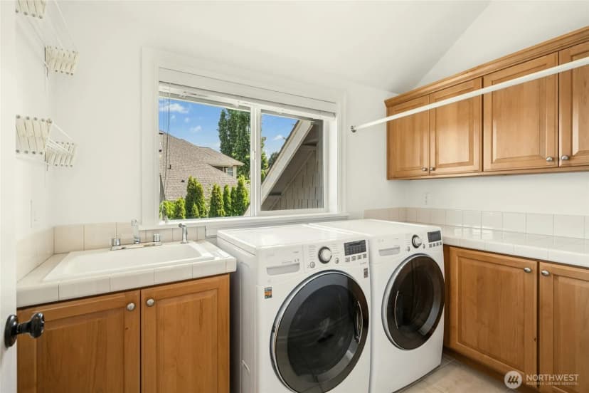 Property photo for 16048 Se 45th Place, Bellevue photo 32