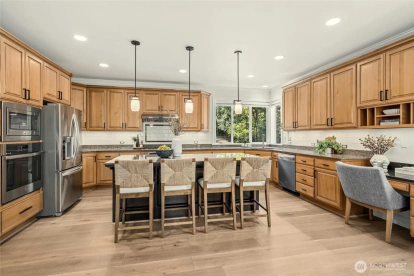 Property photo for 16048 Se 45th Place, Bellevue photo 11