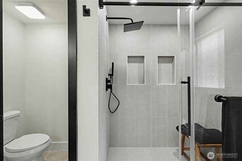 Property photo for 7017 Ne 55th Place, Kenmore photo 15