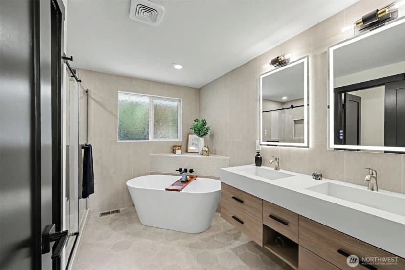 Property photo for 7017 Ne 55th Place, Kenmore photo 14
