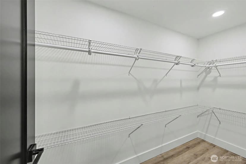 Property photo for 7017 Ne 55th Place, Kenmore photo 16
