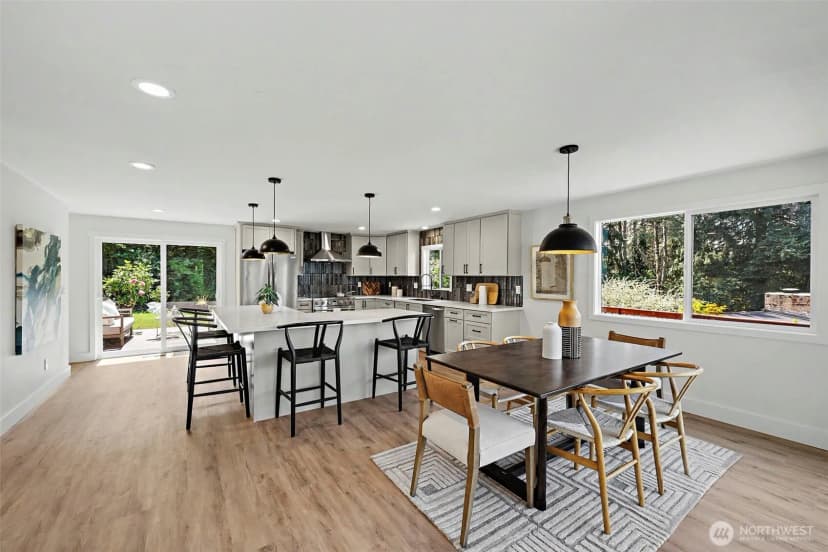 Property photo for 7017 Ne 55th Place, Kenmore photo 6