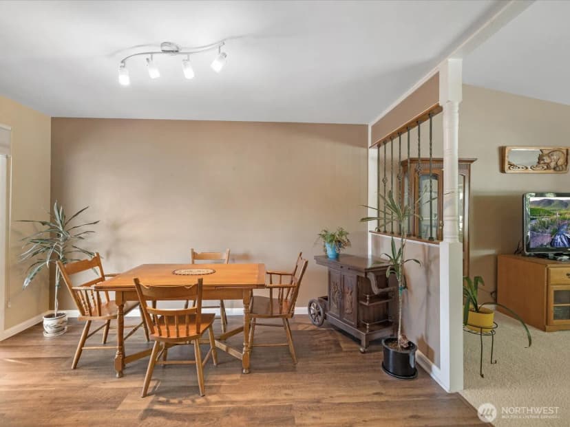 Property photo for 9330 Arlington Heights Rd, Arlington photo 6