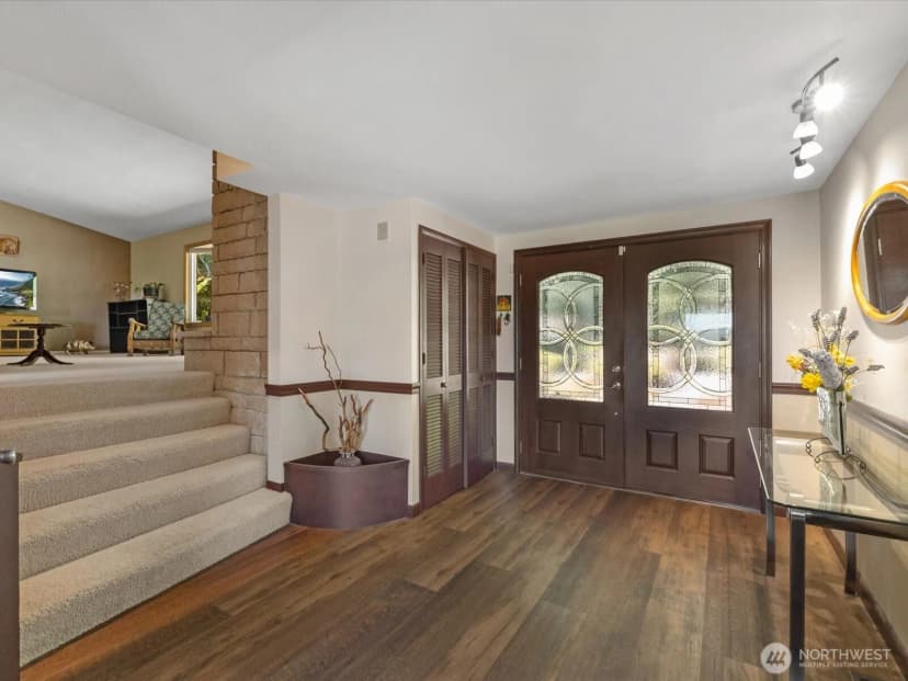 Property photo for 9330 Arlington Heights Rd, Arlington photo 3