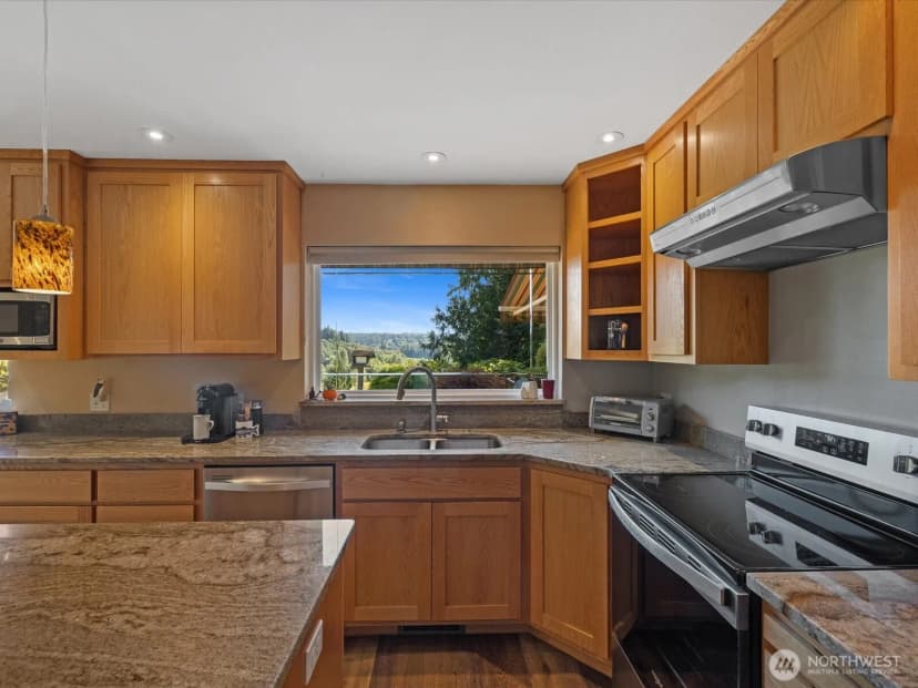 Property photo for 9330 Arlington Heights Rd, Arlington photo 7