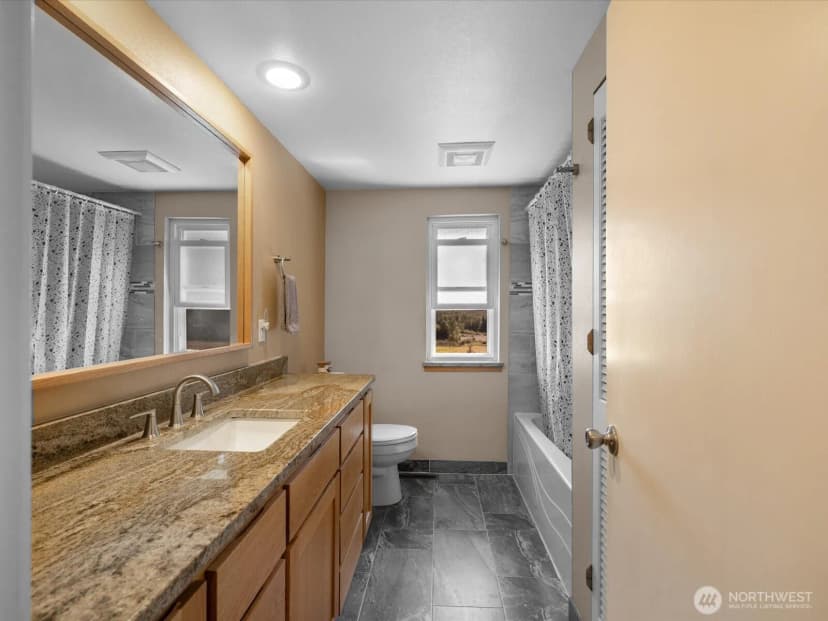 Property photo for 9330 Arlington Heights Rd, Arlington photo 11