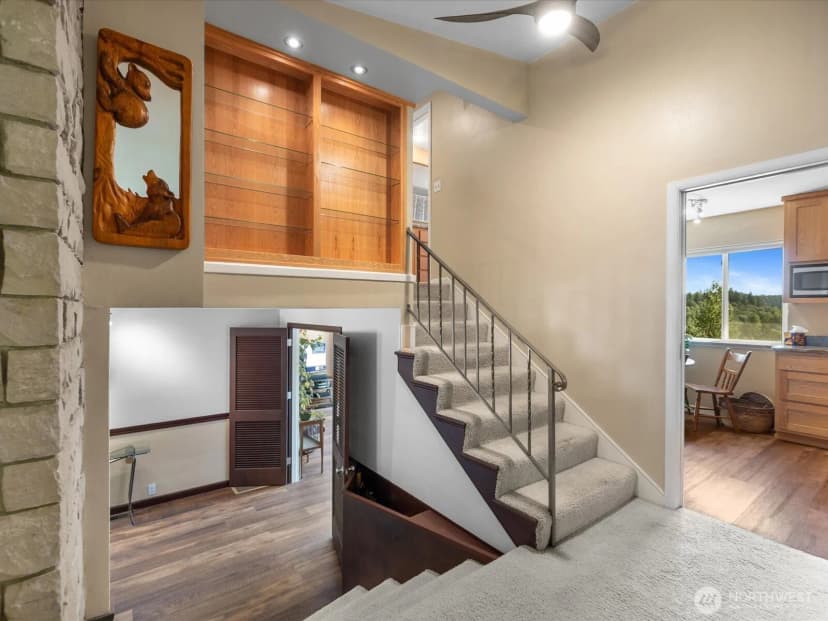 Property photo for 9330 Arlington Heights Rd, Arlington photo 10