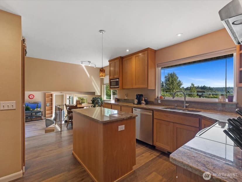 Property photo for 9330 Arlington Heights Rd, Arlington photo 9