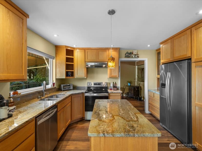 Property photo for 9330 Arlington Heights Rd, Arlington photo 8
