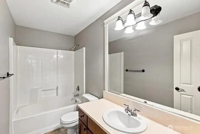 Property photo for 5264 S 285th Street, Auburn photo 3